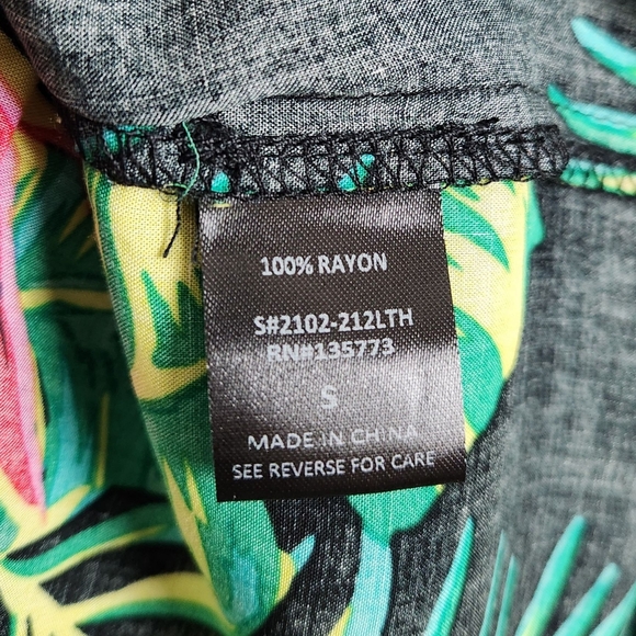 Vici Black Hawaiian Floral Button Up Belted Swimsuit Cover Up Womens Size Small - Picture 10 of 11